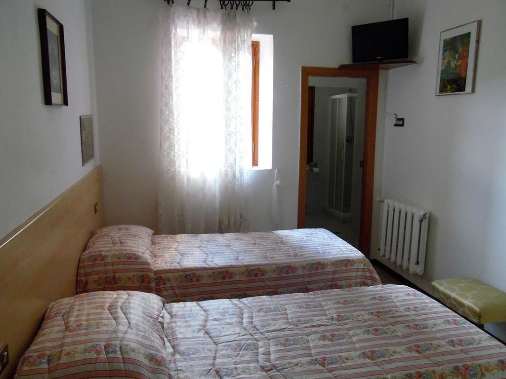 Albergo Ristorante La Torretta Castiglione dei Pepoli Quarto foto